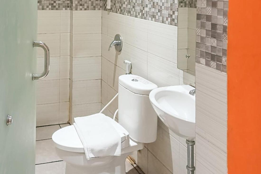 Twospaces Living At Kr Hotel Palembang Kültér fotó